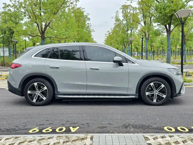 Mercedes-Benz EQE SUV — Фото автомобиля 8