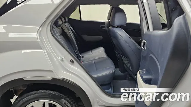 Hyundai Venue — Фото автомобиля 17