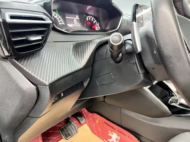 Peugeot 2008 — Фото автомобиля 16