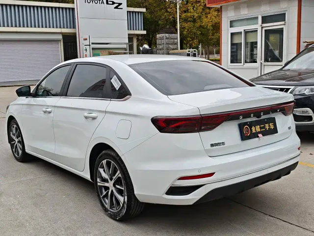 Geely Emgrand — Фото автомобиля 2
