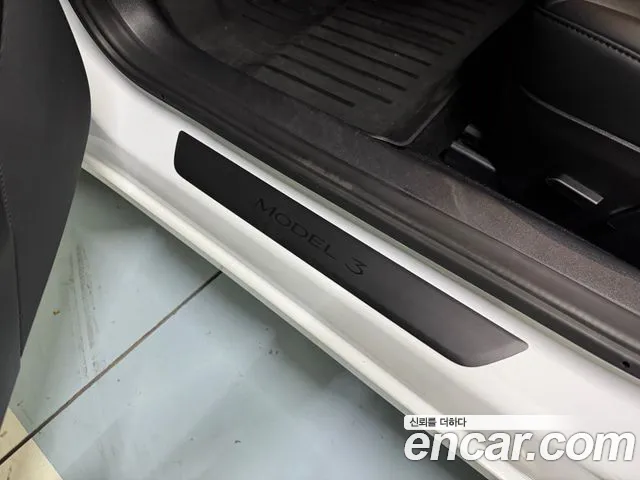 Tesla Model 3 — Фото автомобиля 19