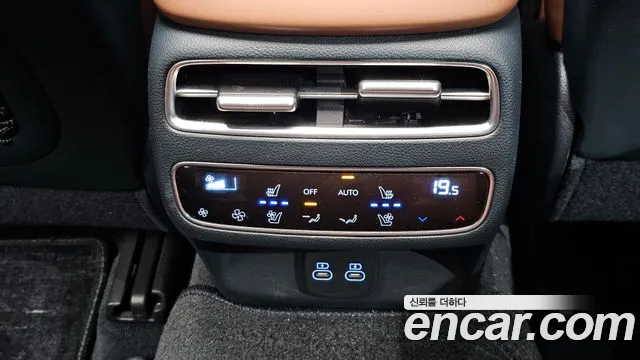 Genesis GV70 2.5T Бензин AWD — Фото автомобиля 26