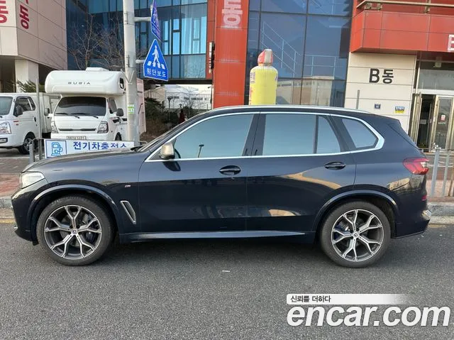 BMW X5 xDrive 40i M Sport — Фото автомобиля 5
