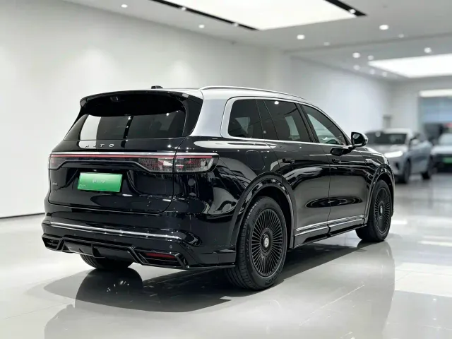 Aito M8 — Фото автомобиля 3