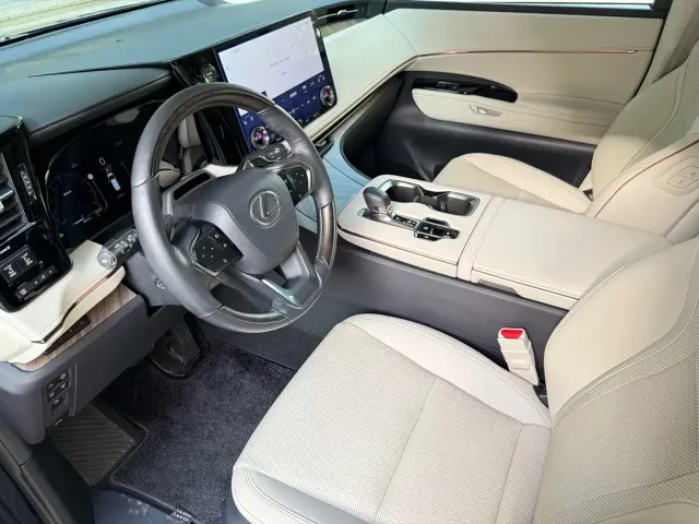 Lexus LM — Фото автомобиля 5