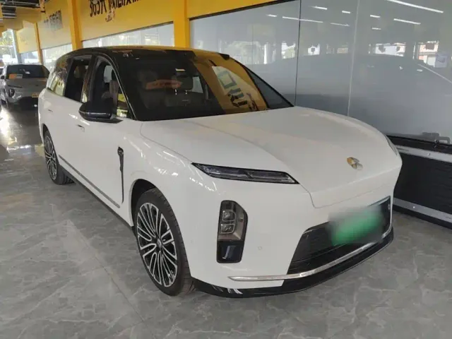 Nio ES8 — Фото автомобиля 3