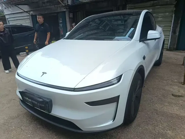 Фотография автомобиля — Tesla Model Y