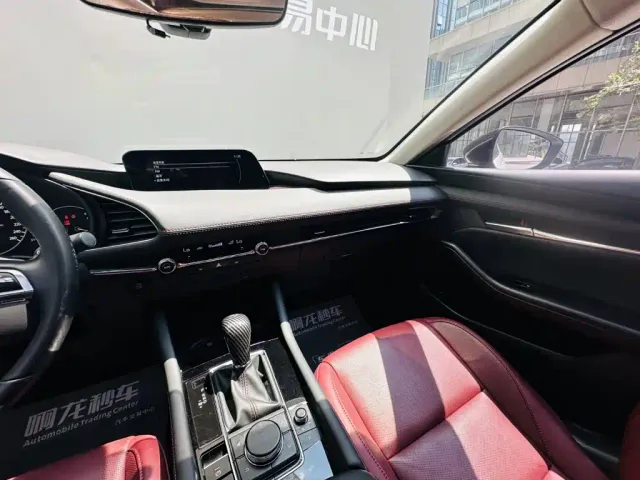Mazda Axela — Фото автомобиля 14