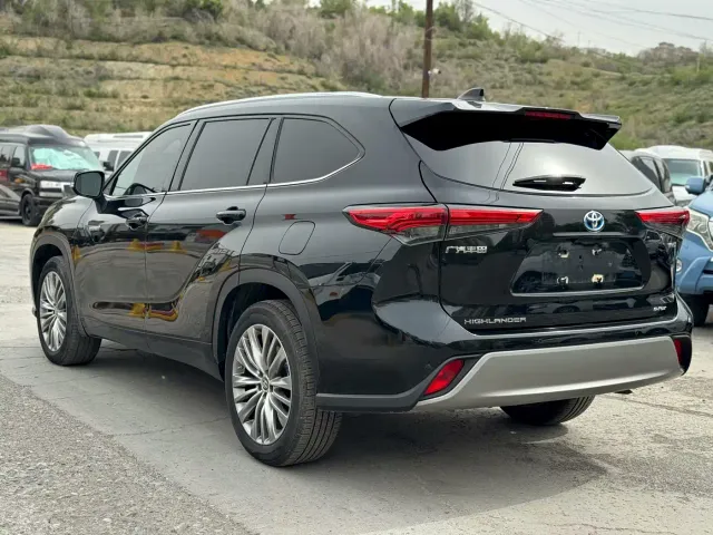 Toyota Highlander — Фото автомобиля 7