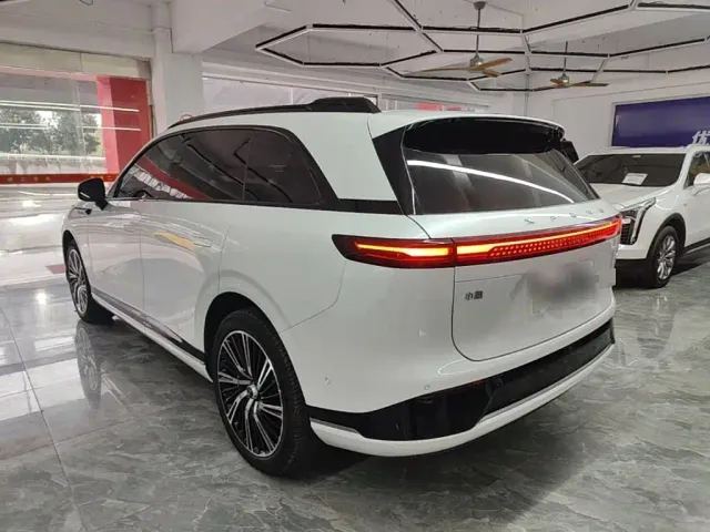 Xpeng G9 — Фото автомобиля 4
