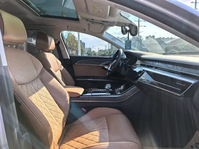 Audi A8 — Фото автомобиля 6