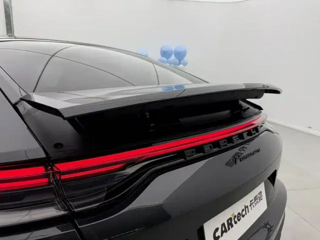 Porsche Panamera — Фото автомобиля 10