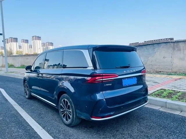 Roewe iMAX8 — Фото автомобиля 3