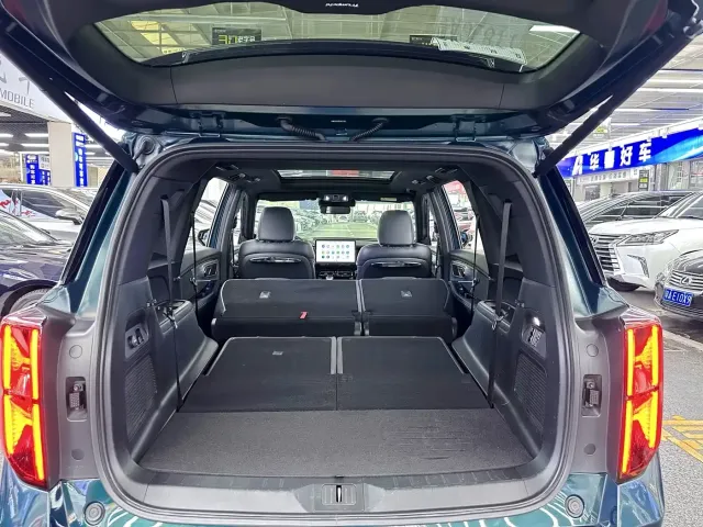 GAC Trumpchi GS8 — Фото автомобиля 12