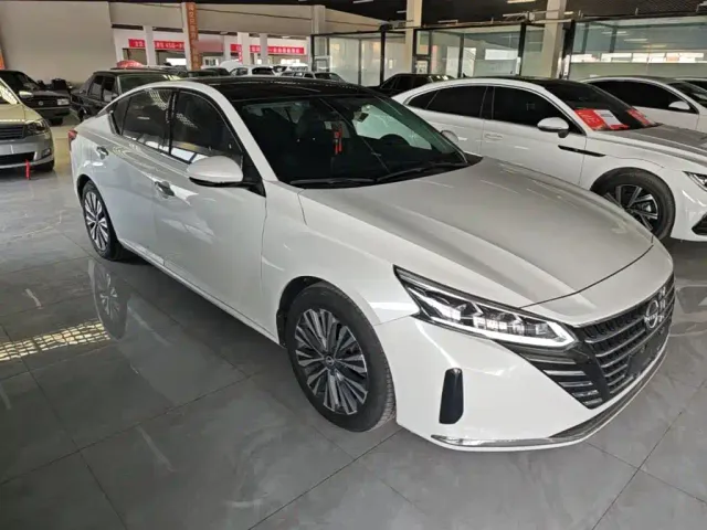 Nissan Teana — Фото автомобиля 3