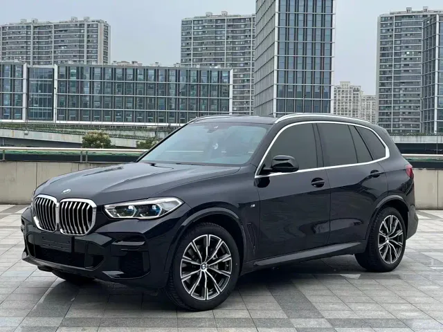 Фотография автомобиля — BMW X5
