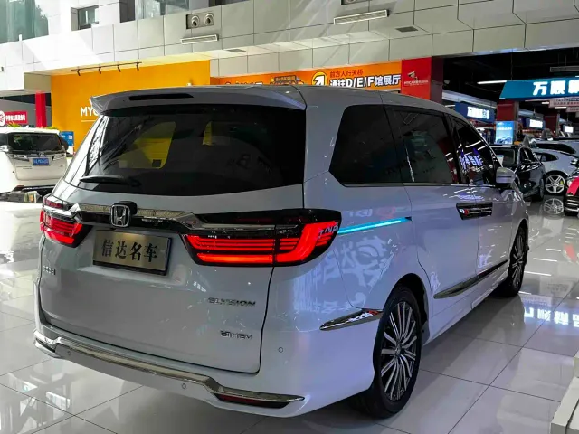 Honda Elysion — Фото автомобиля 16
