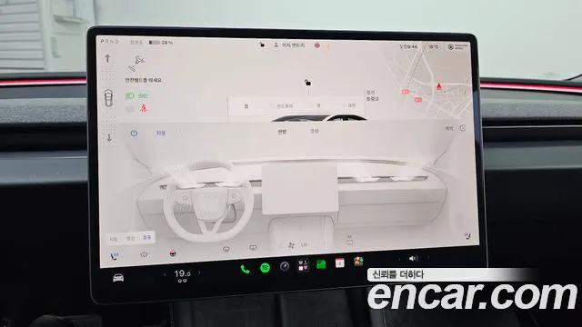 Tesla Model 3 — Фото автомобиля 22