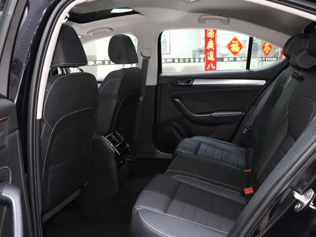 Skoda Superb — Фото автомобиля 11