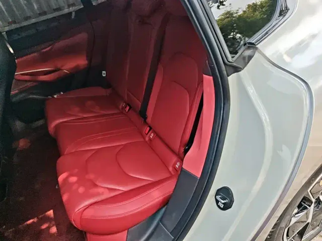 Xiaomi SU7 — Фото автомобиля 13