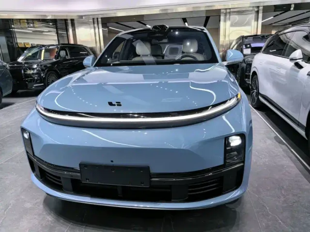 Li Auto L7 — Фото автомобиля 2