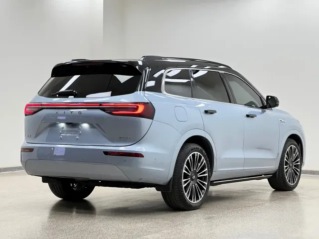 Aito M7 — Фото автомобиля 6