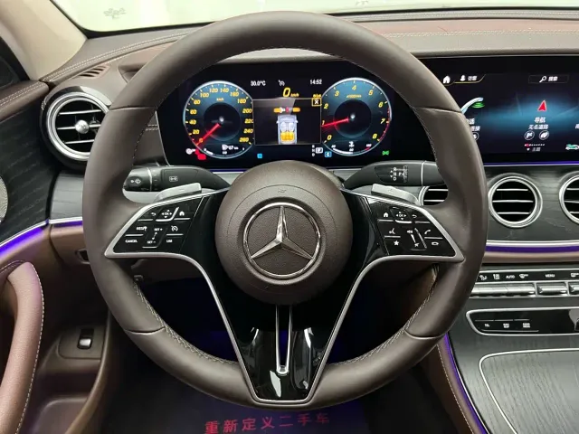 Mercedes-Benz E-Class — Фото автомобиля 14