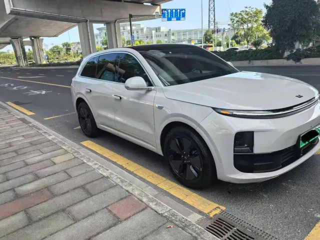 Li Auto L6 — Фото автомобиля 3