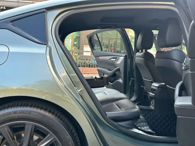 Cadillac CT5 — Фото автомобиля 21