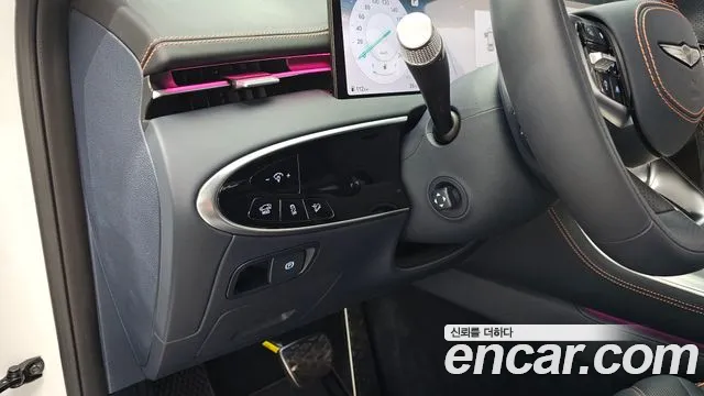 Genesis GV70 2.5T Бензин 2WD — Фото автомобиля 16