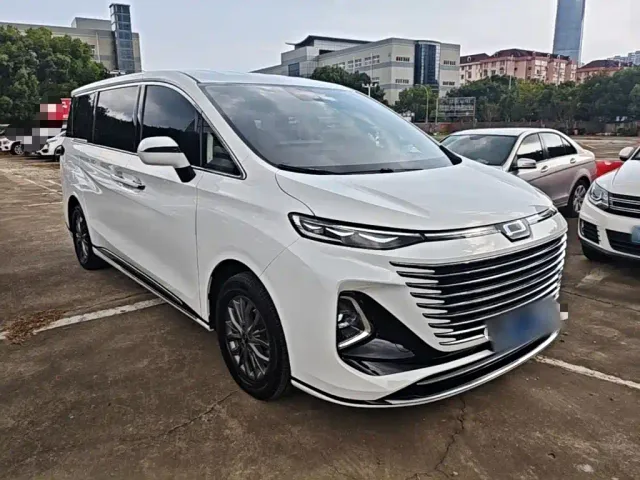 Bestune Besturn M9 — Фото автомобиля 3
