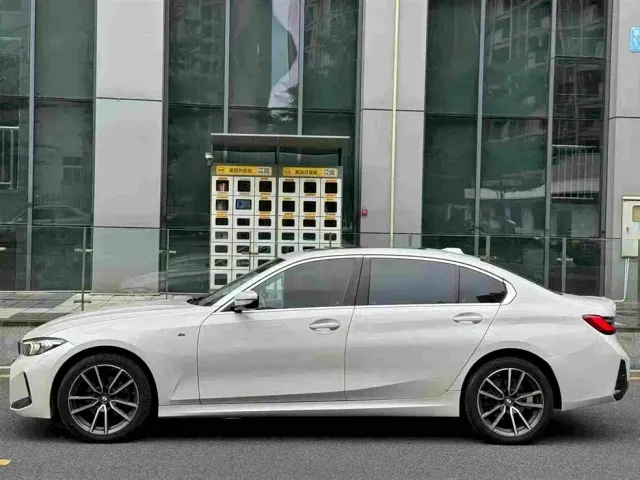 BMW 3 Series — Фото автомобиля 3