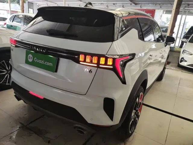 Lynk & Co Lynk & Co 06 2020 1.5T Halo — Фото автомобиля 6