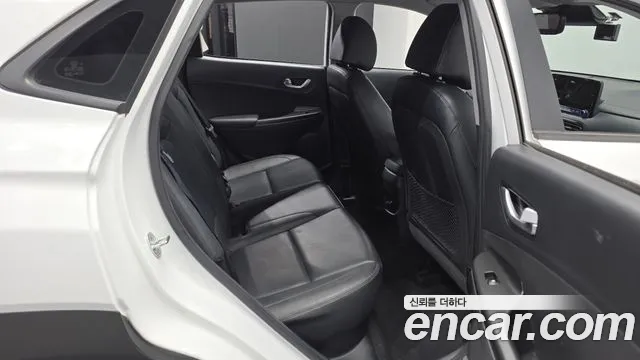 Hyundai Kona New — Фото автомобиля 17
