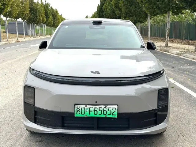 Li Auto L6 — Фото автомобиля 2