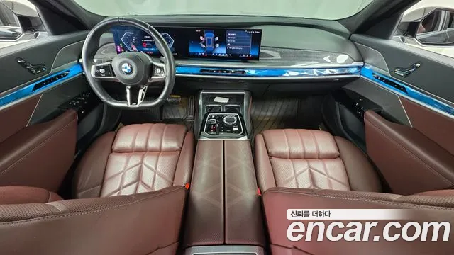 BMW 7 Series G70 — Фото автомобиля 10
