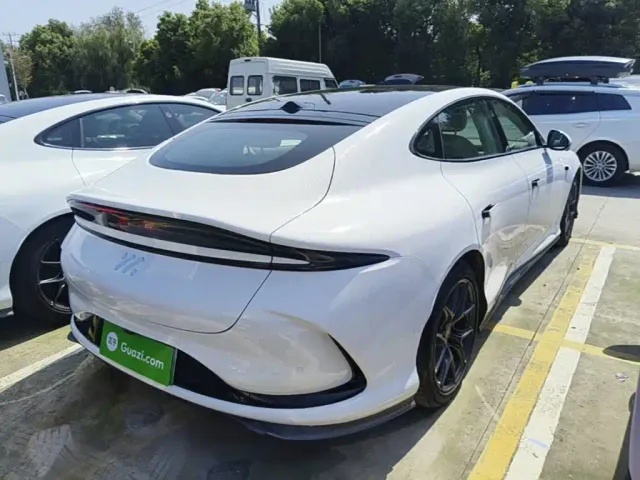 IM Motors L6 — Фото автомобиля 6
