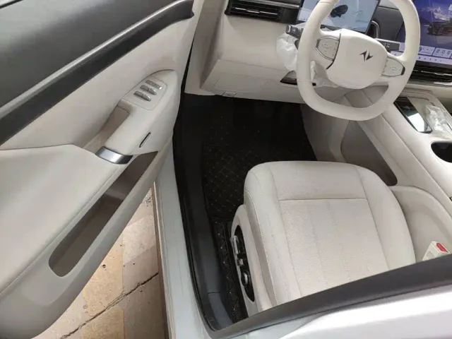 Dongfeng eπ 008 — Фото автомобиля 15