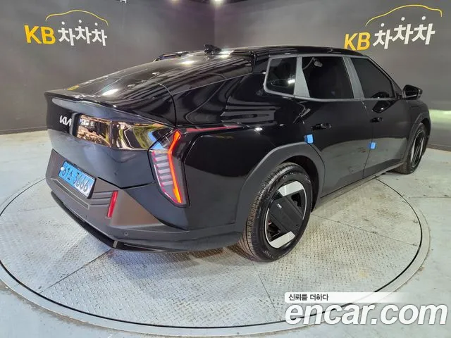 Kia EV4 — Фото автомобиля 6