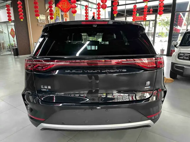 BYD Tang — Фото автомобиля 8