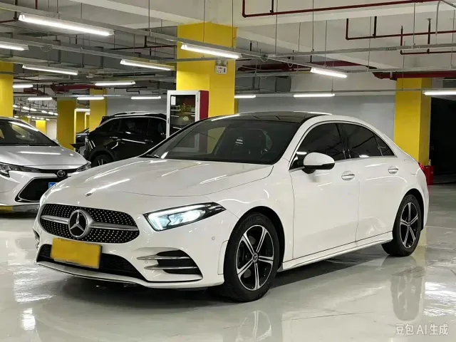 Фотография автомобиля — Mercedes-Benz A-Class
