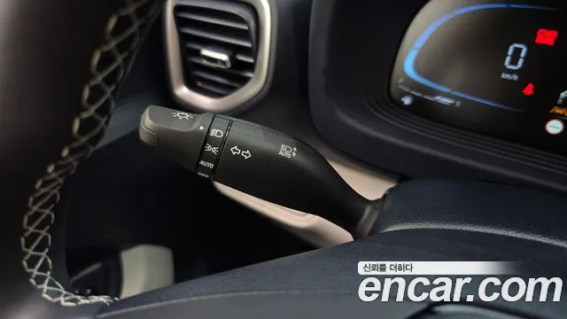 Hyundai Venue — Фото автомобиля 27