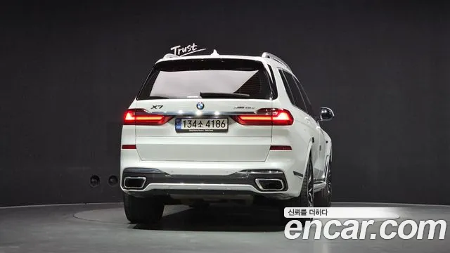 BMW X7 — Фото автомобиля 4