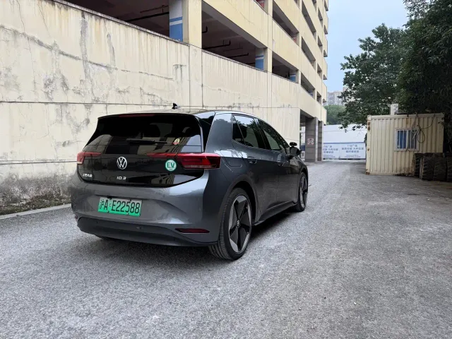 Volkswagen ID.3 — Фото автомобиля 7