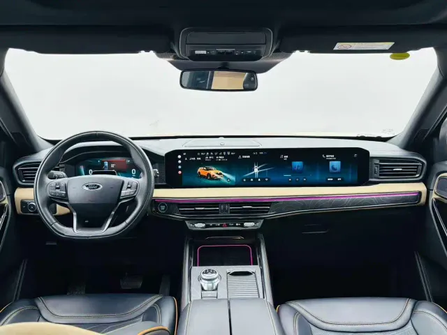Ford Explorer — Фото автомобиля 12