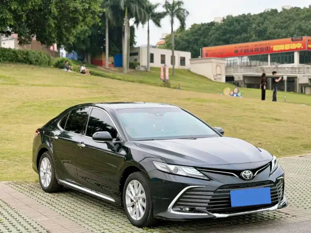 Toyota Camry — Фото автомобиля 3