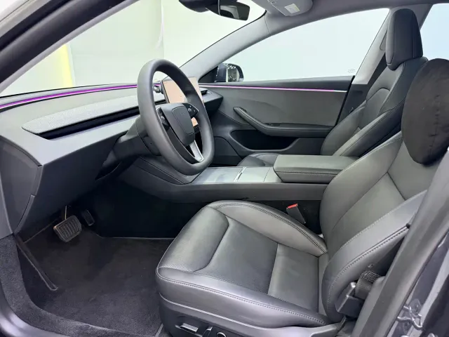 Tesla Model 3 — Фото автомобиля 10