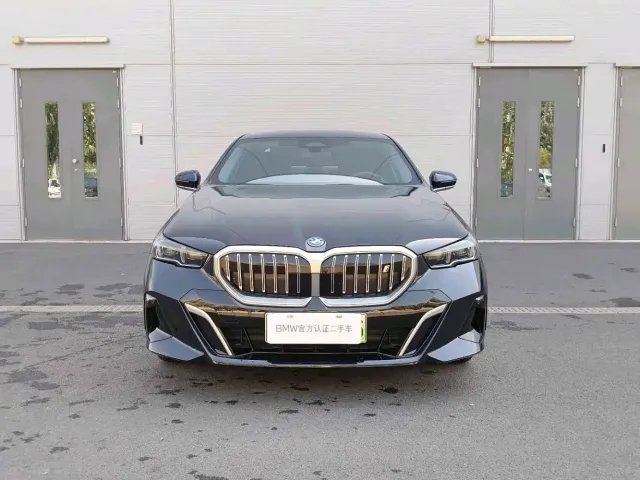 BMW i5 — Фото автомобиля 11