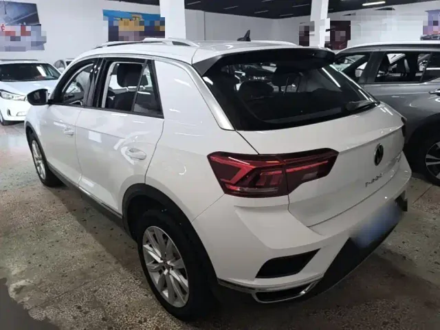 Volkswagen T-Roc — Фото автомобиля 4