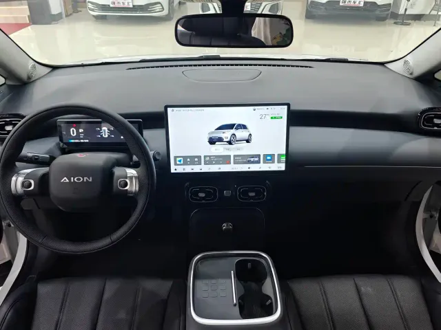 GAC Aion UT — Фото автомобиля 12